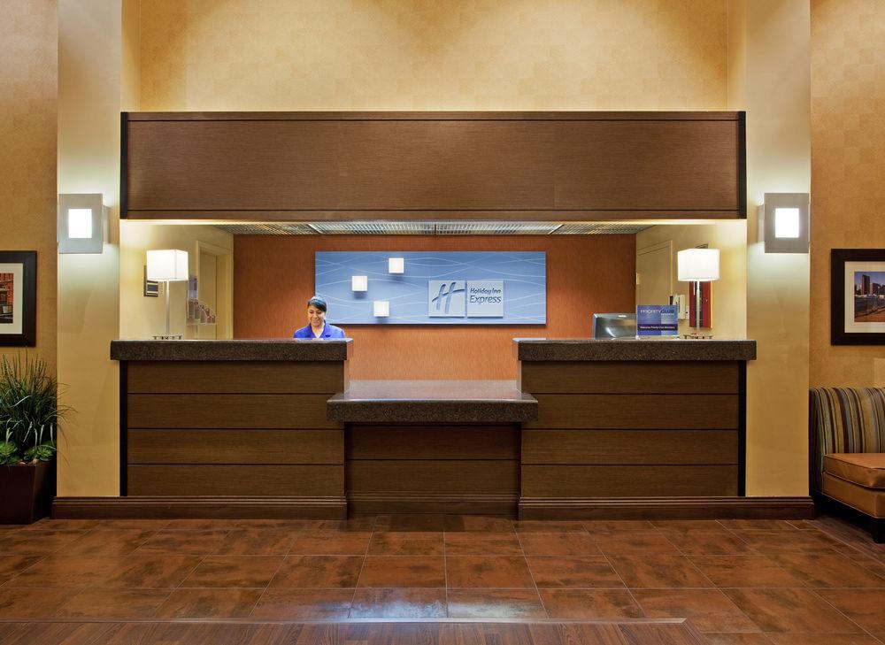 Holiday Inn Express Hotel & Suites Belmont By Ihg Zewnętrze zdjęcie
