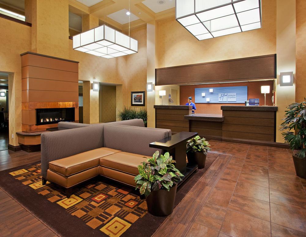 Holiday Inn Express Hotel & Suites Belmont By Ihg Zewnętrze zdjęcie