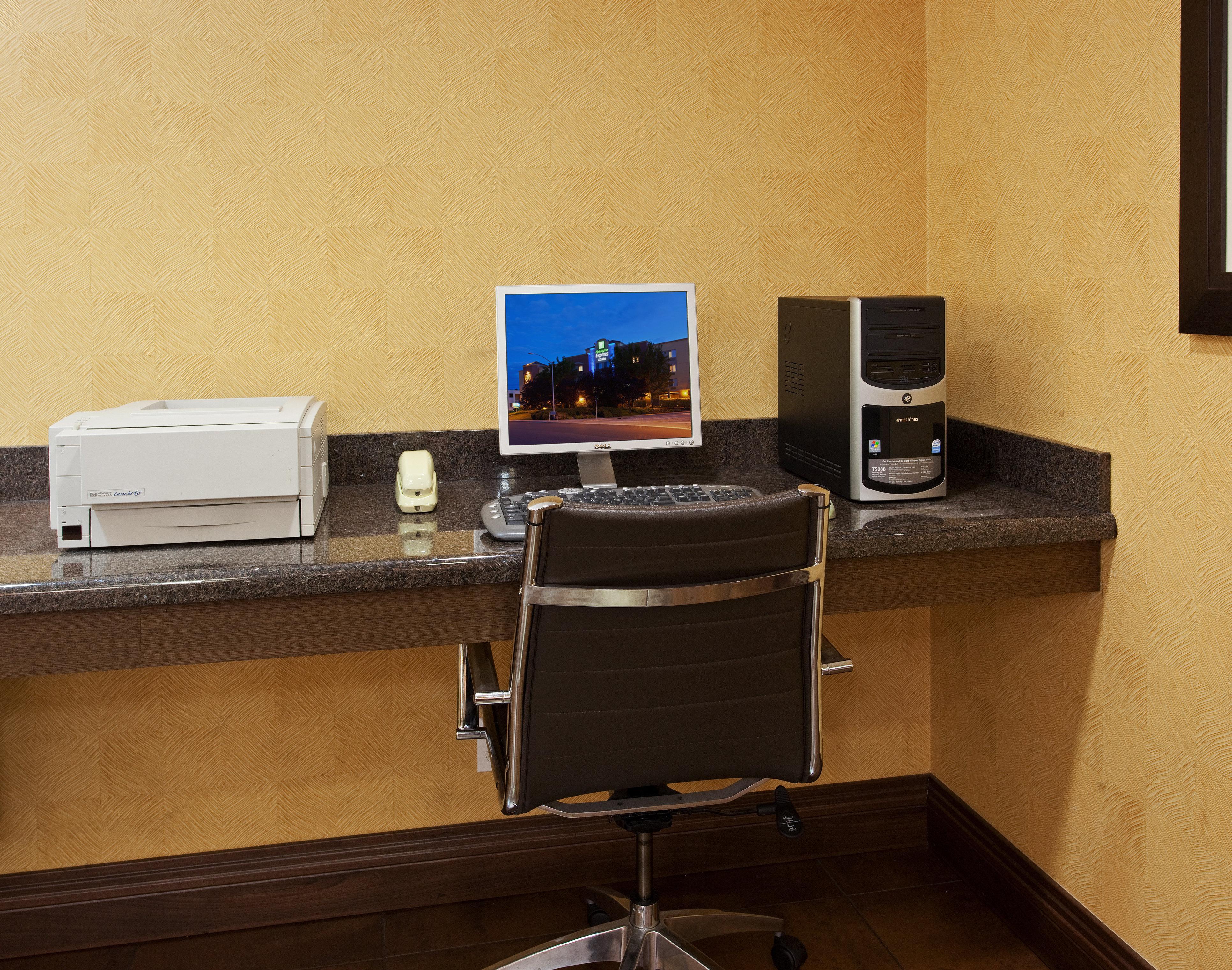 Holiday Inn Express Hotel & Suites Belmont By Ihg Zewnętrze zdjęcie
