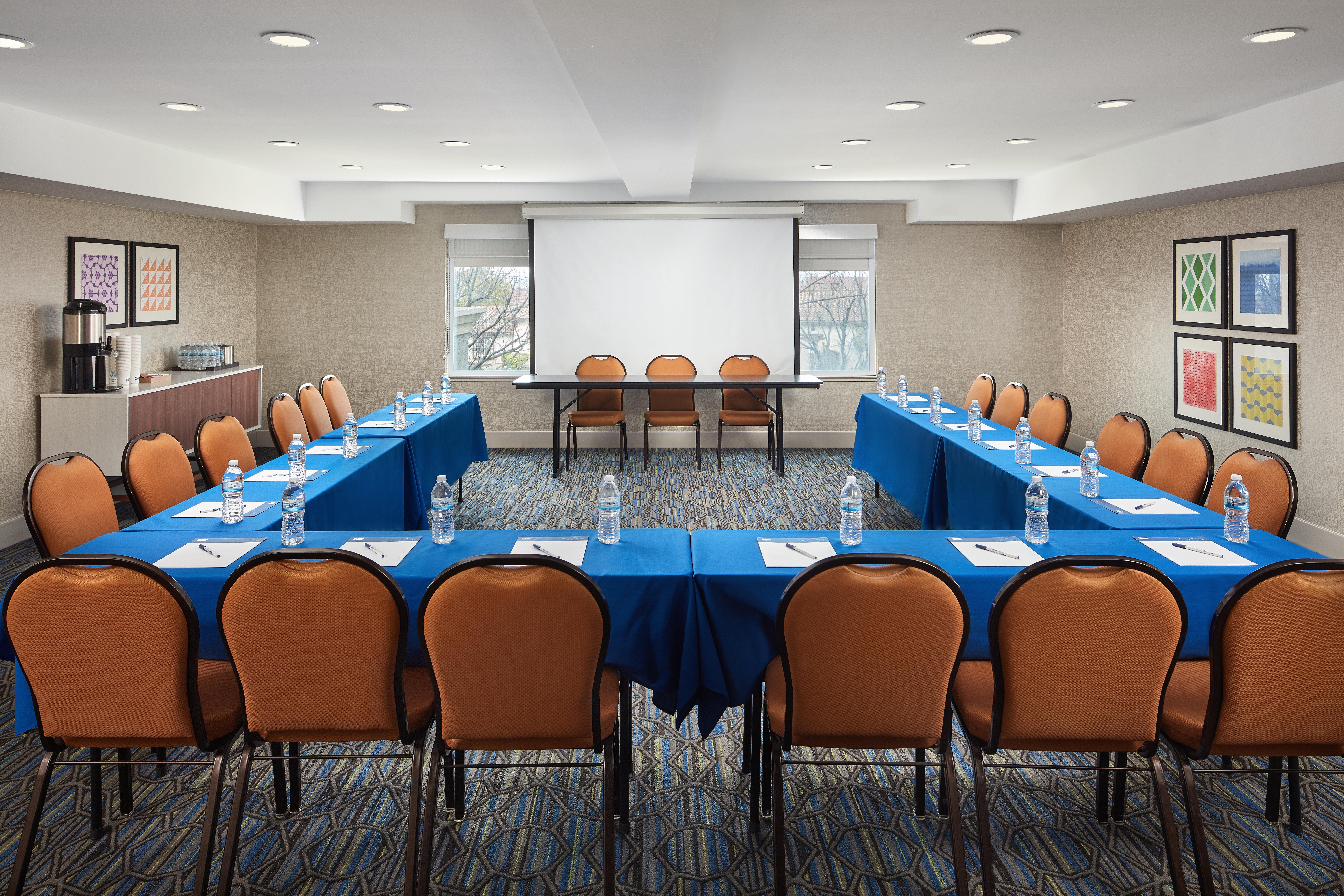 Holiday Inn Express Hotel & Suites Belmont By Ihg Zewnętrze zdjęcie