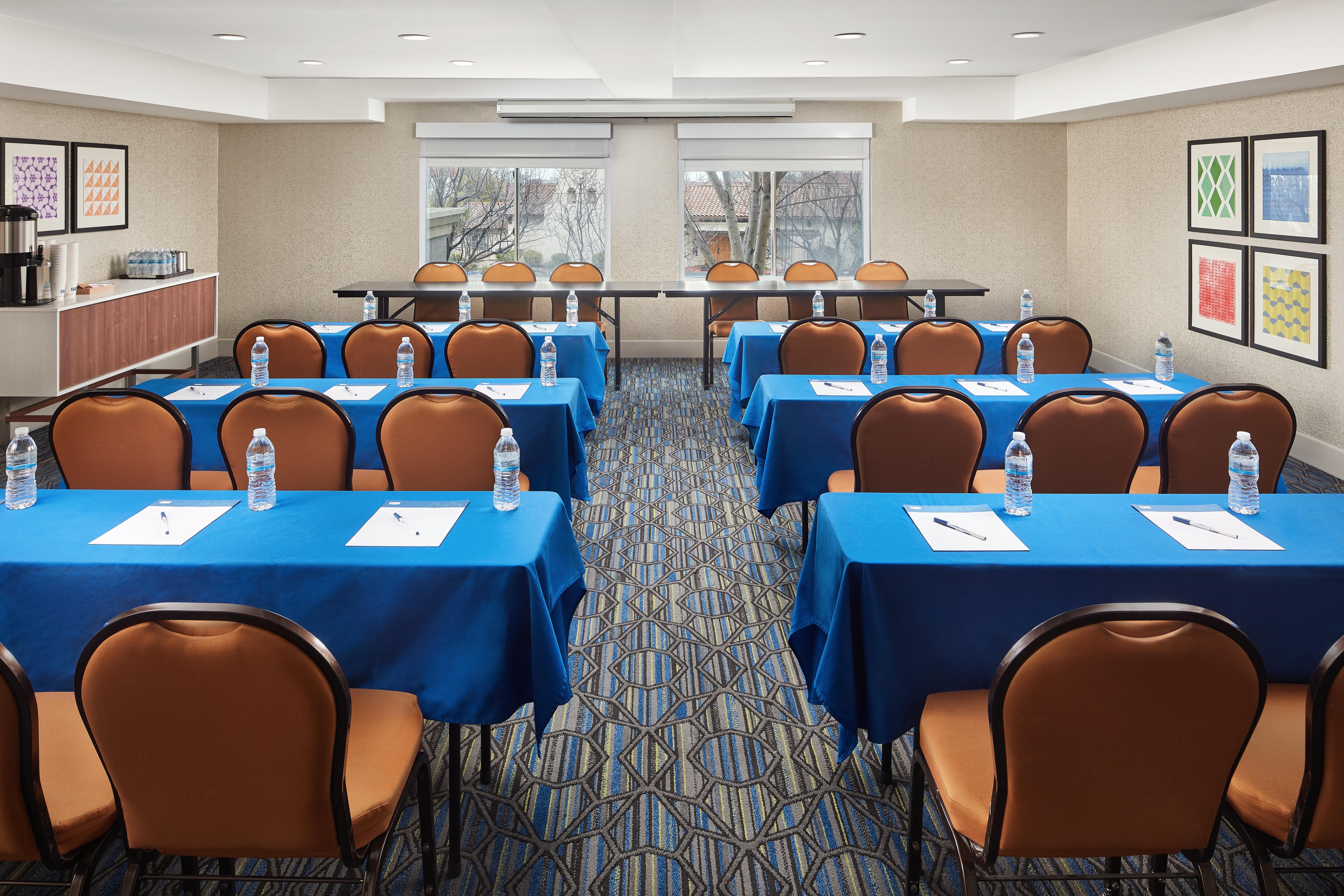 Holiday Inn Express Hotel & Suites Belmont By Ihg Zewnętrze zdjęcie